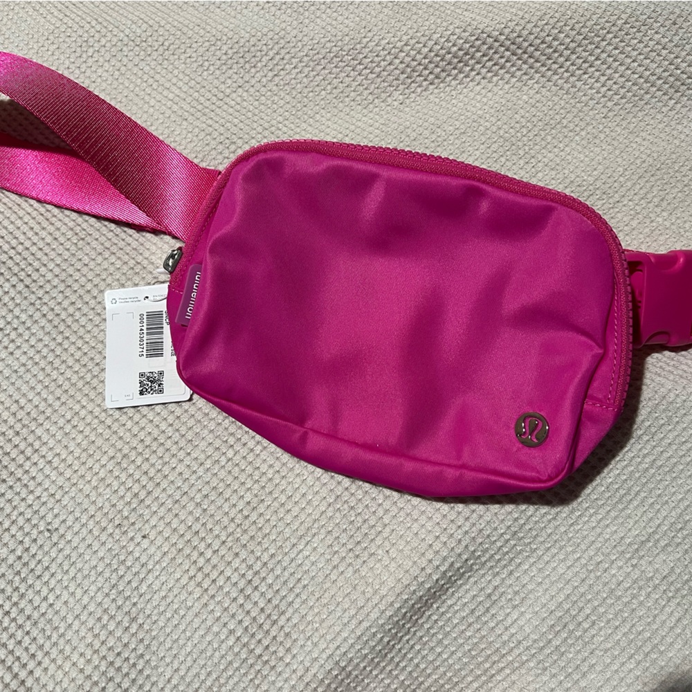 NWT Lululemon Sonic Pink Everywhere 1L Belt Bag